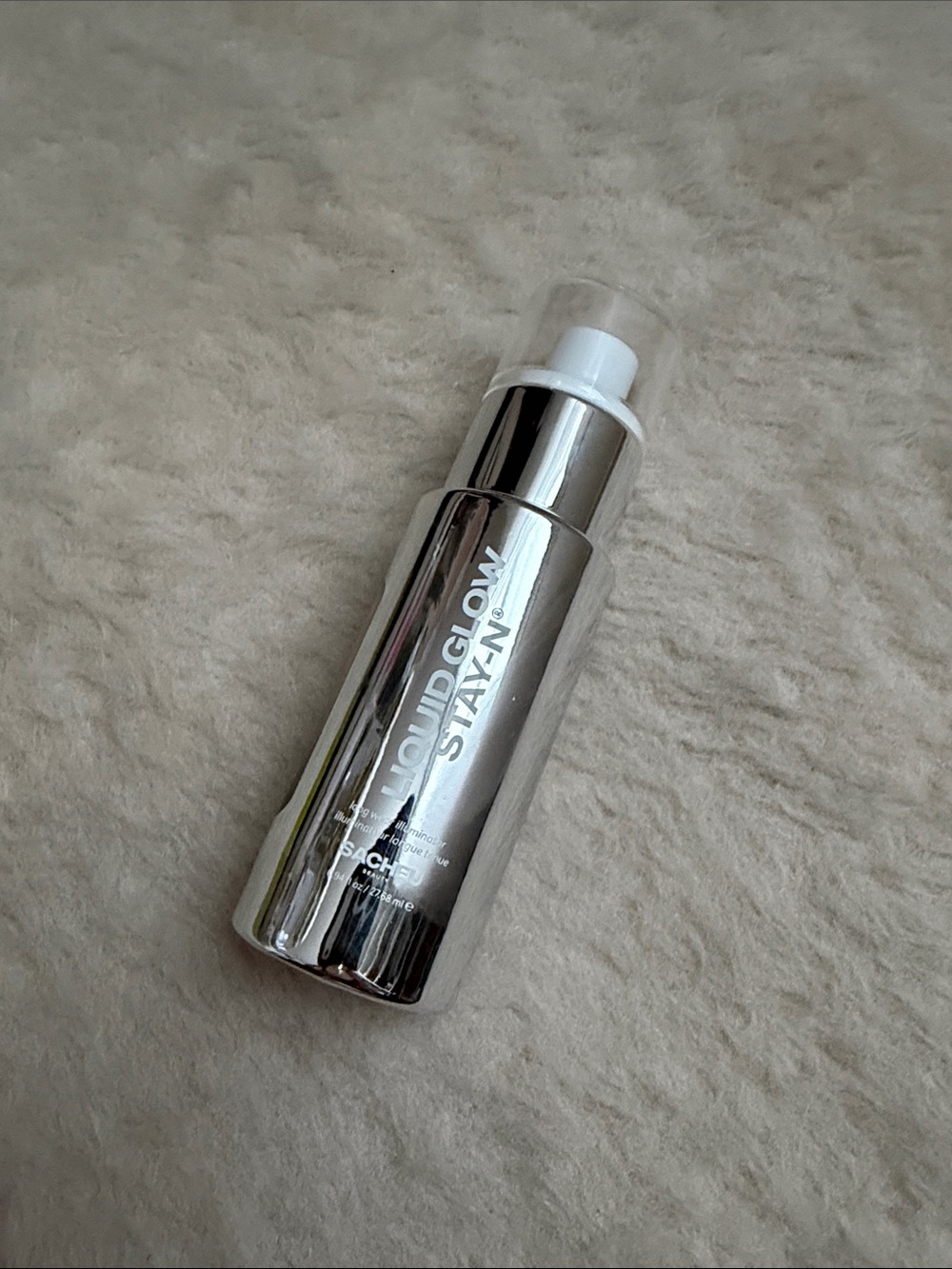 Sacheu Glow Liquid glow in 01 Aura Glow